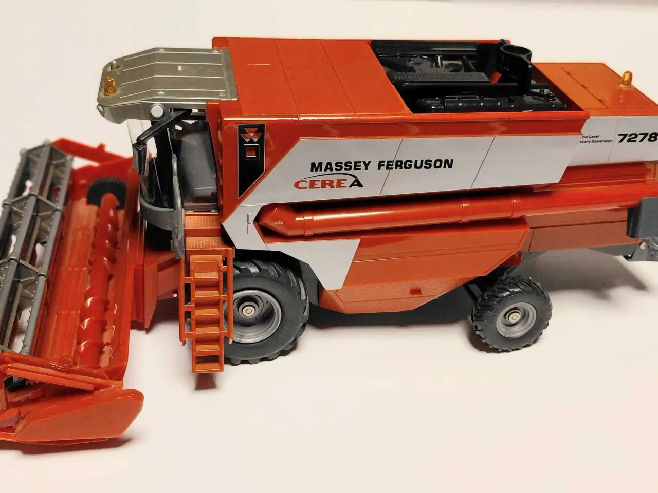 Billede 1 - Siku Mejetærsker MF Cerea 7278