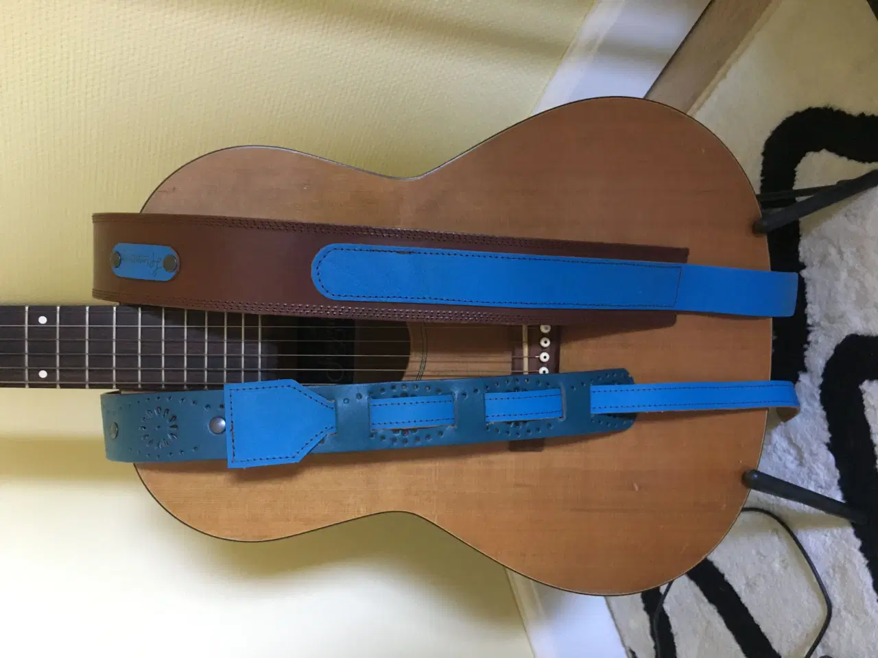 Billede 4 - Håndlaved Guitar remme sælges. 