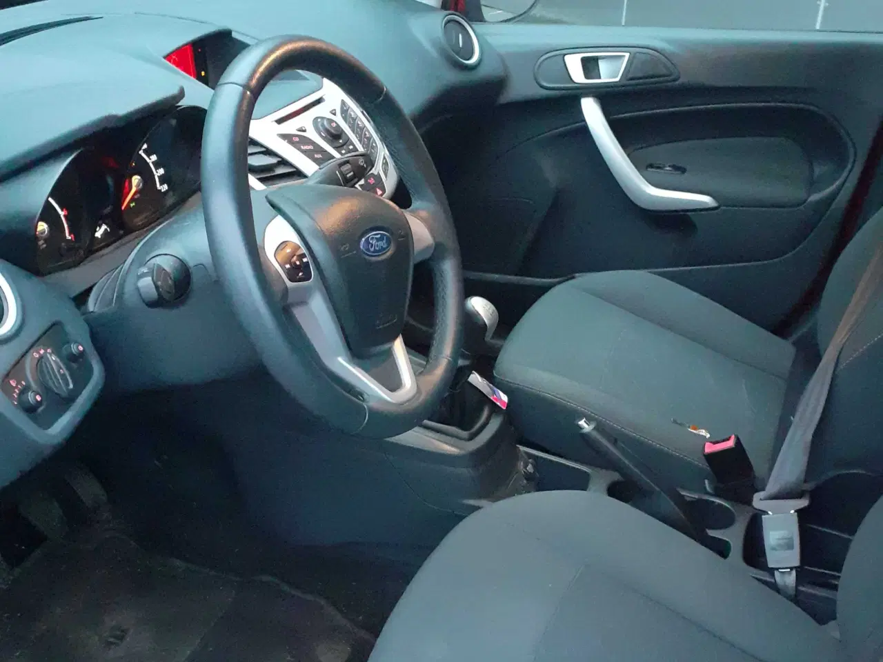 Billede 5 - Flot Ford Fiesta 1.2.Benzin.Årg.2012..