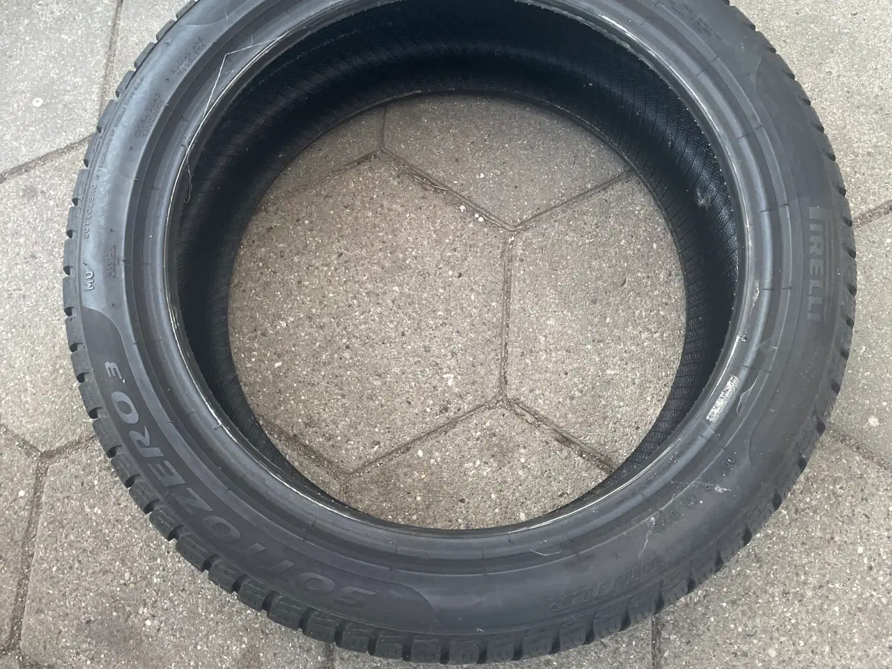 Billede 2 - Vinterdæk 225/40R18