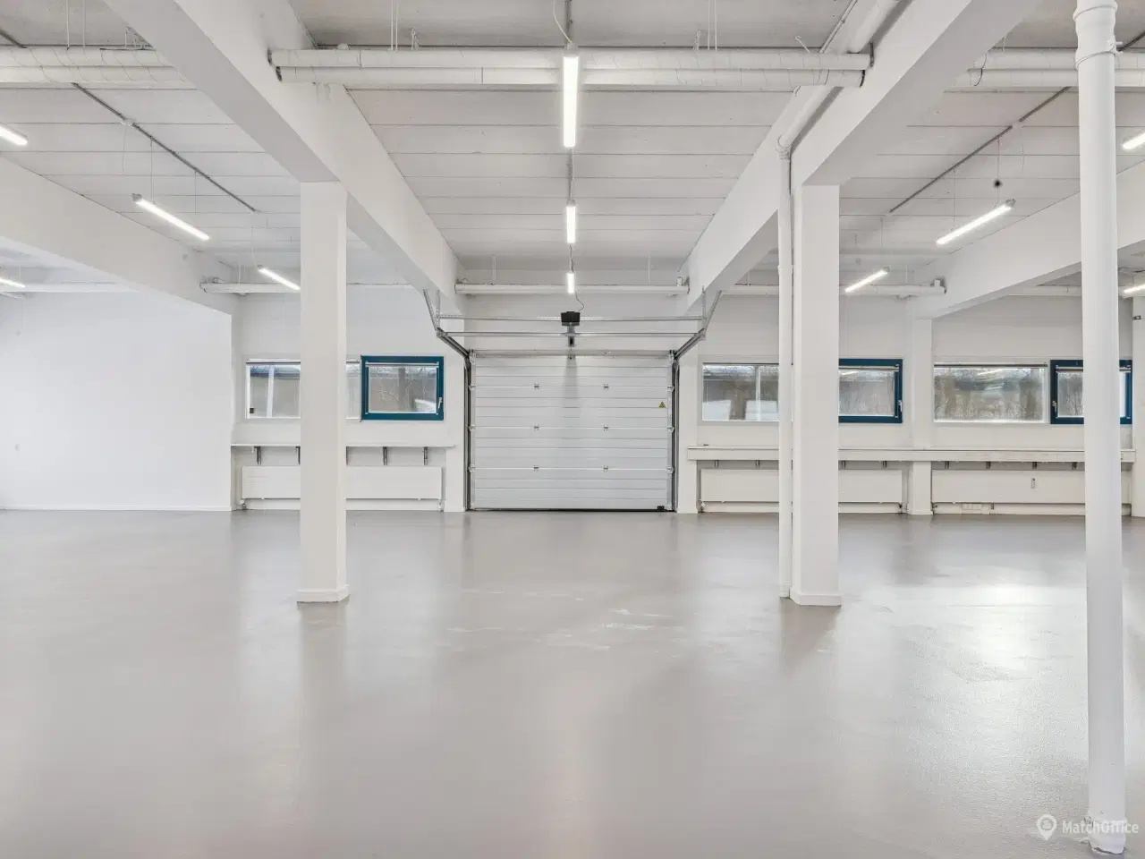 Billede 2 - 1.221m² lager og kontor/showroom til en lav leje. tæt på motorvej og togstation