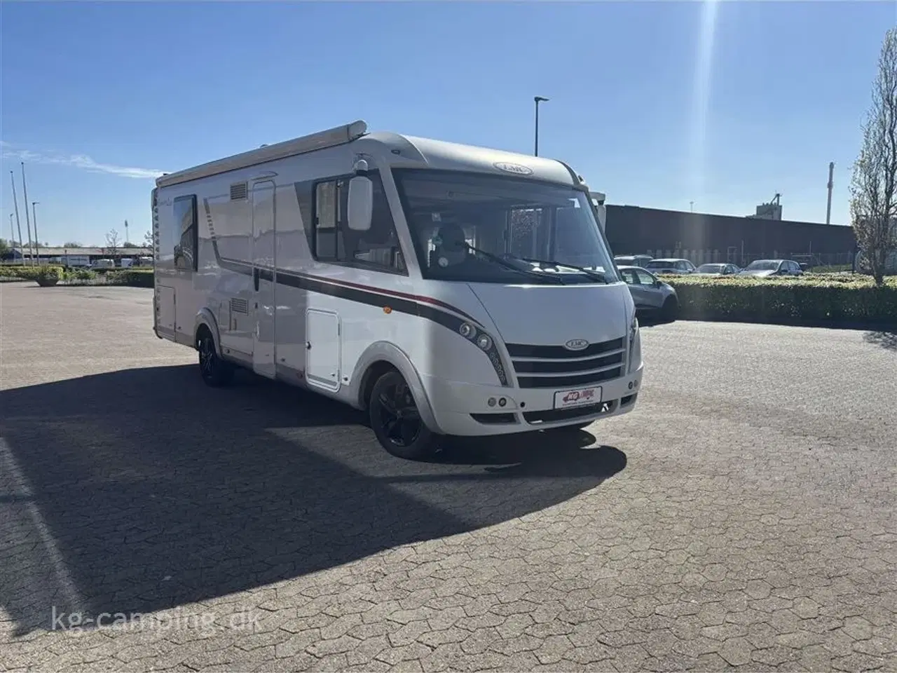 Billede 1 - 2015 - LMC I 745   Fin Helintegrerede autocamper med masser af udstyr.
