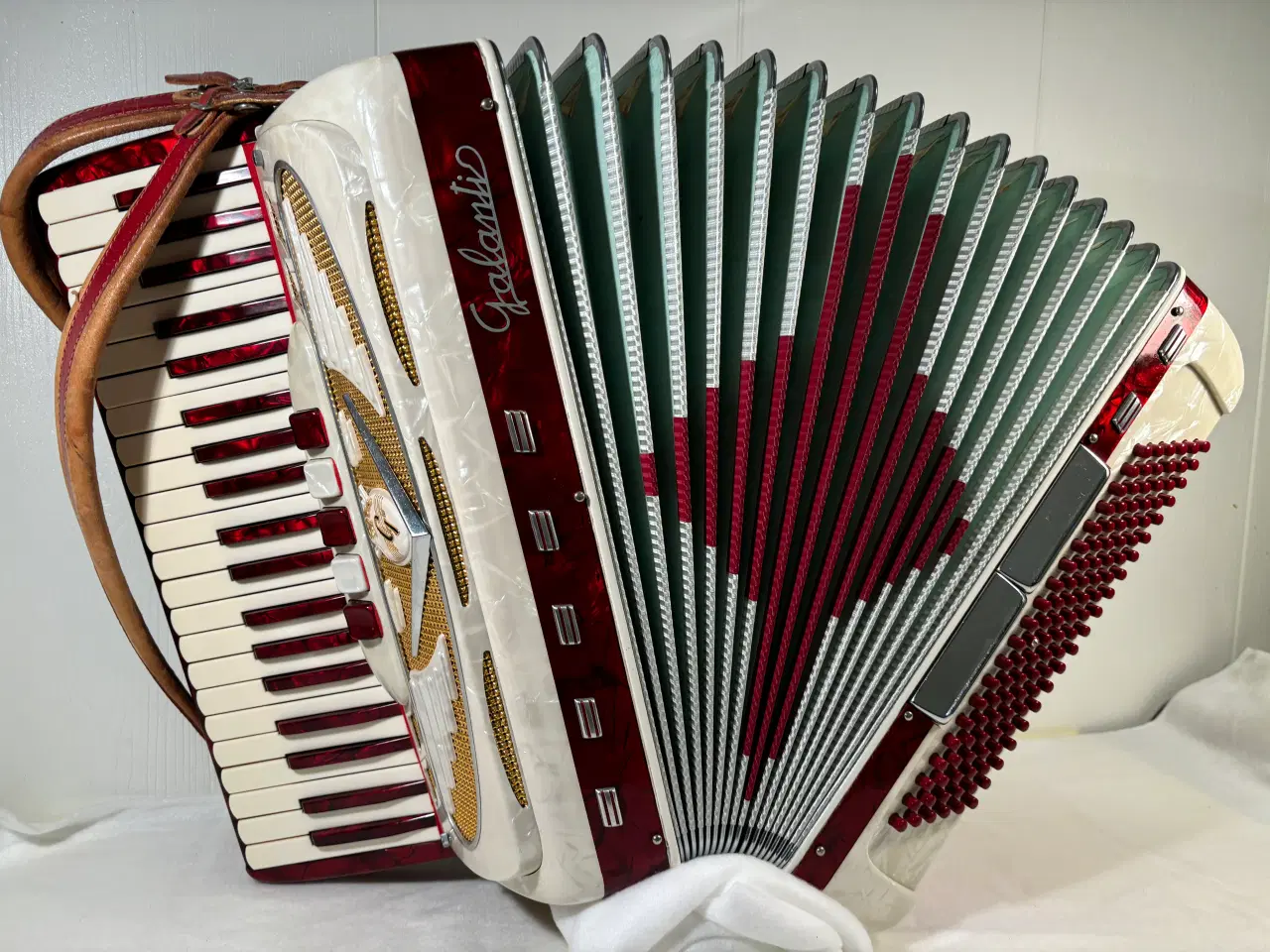 Billede 1 - Italiensk Piano Harmonika 41 / 120 sælges"