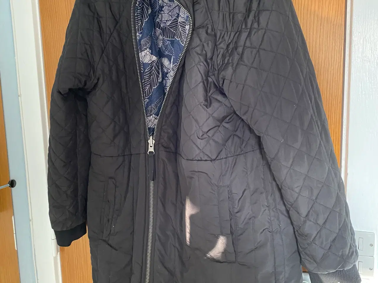 Billede 4 - vinterfrakker heraf den ene er vende frakke