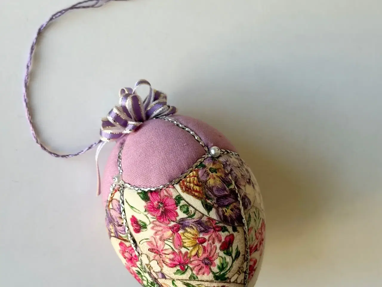 Billede 2 - Stort påskeæg, rosa m blomster