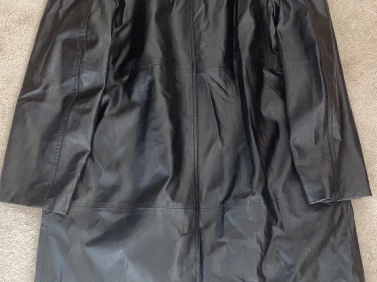 Billede 8 - Bershka frakke i læder sort str. L 
