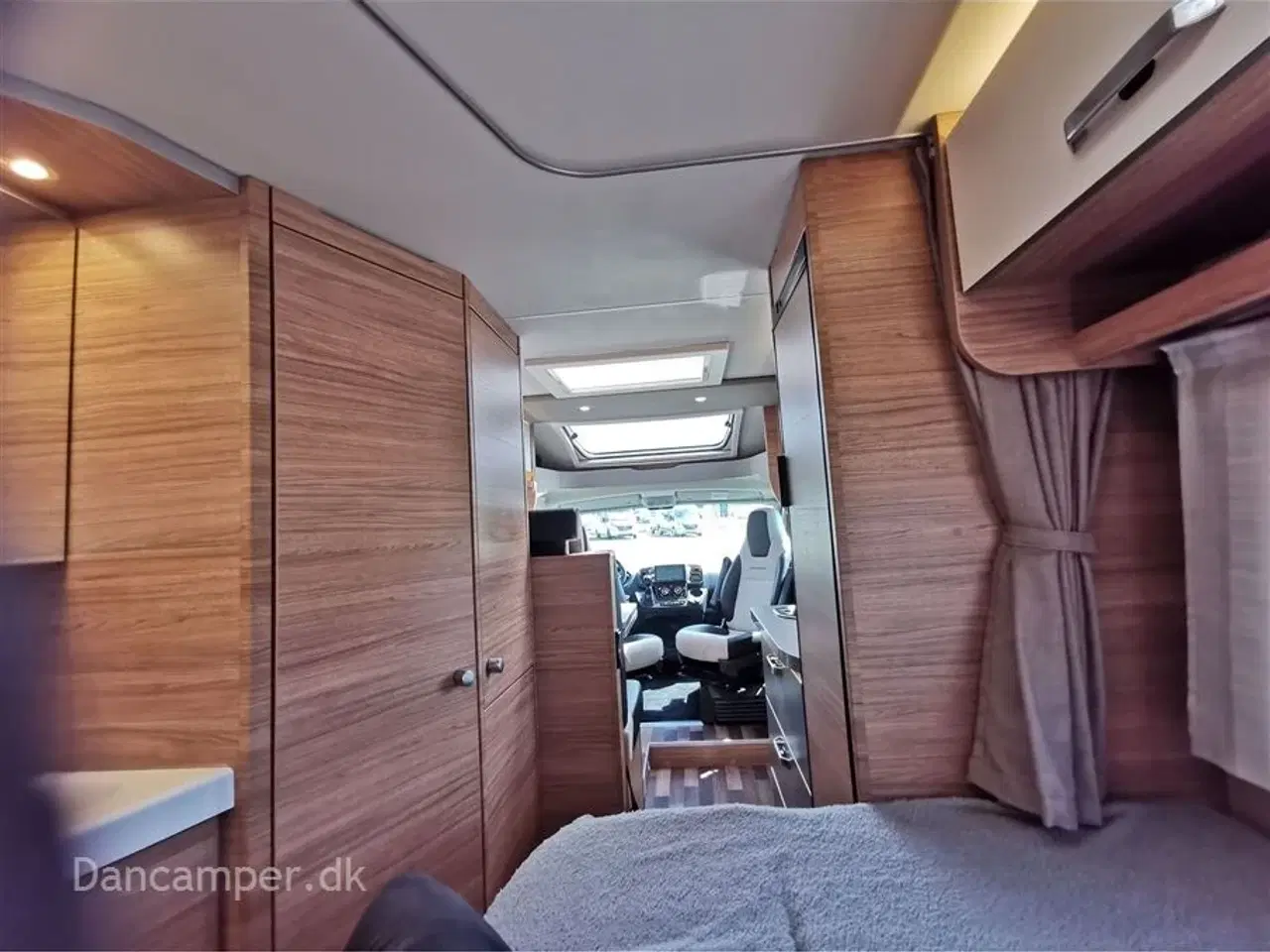 Billede 27 - 2022 - Weinsberg CaraCompact 600 MF "Pepper Edition"   Under klargøring! Flot Pepper Edition, 9-trin aut., Solcelle 180W, Lithiumbatteri 100Ah, El-trin, Navigation, Head-up display
