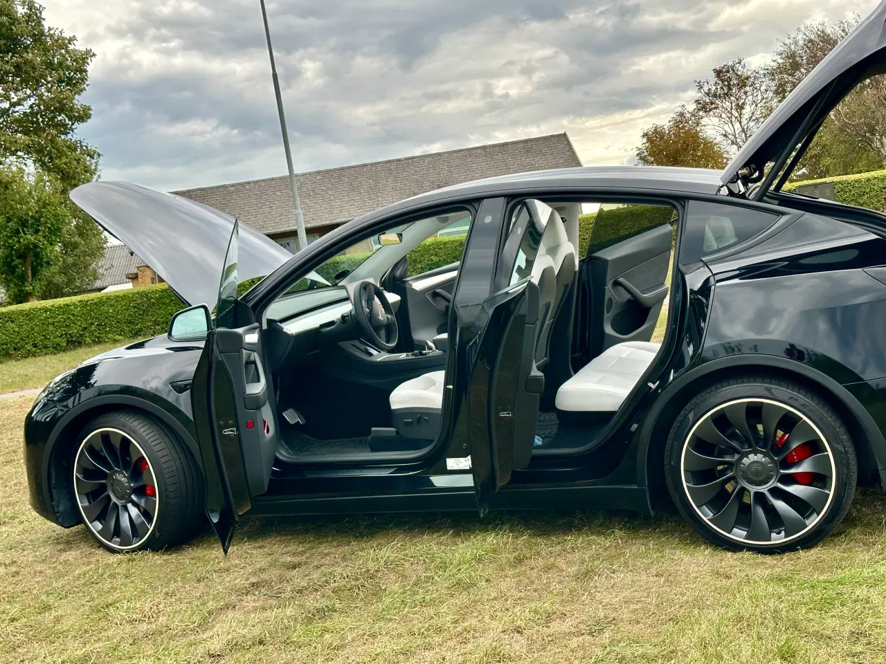 Billede 2 - Tesla Model Y Performance - kun 29.000 km..!