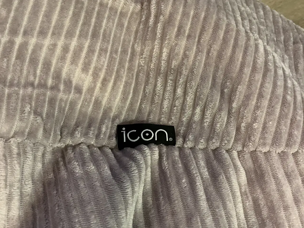 Billede 4 - Icon sækkestol fløjl i sart lilla. Ubrugt. Pris 25