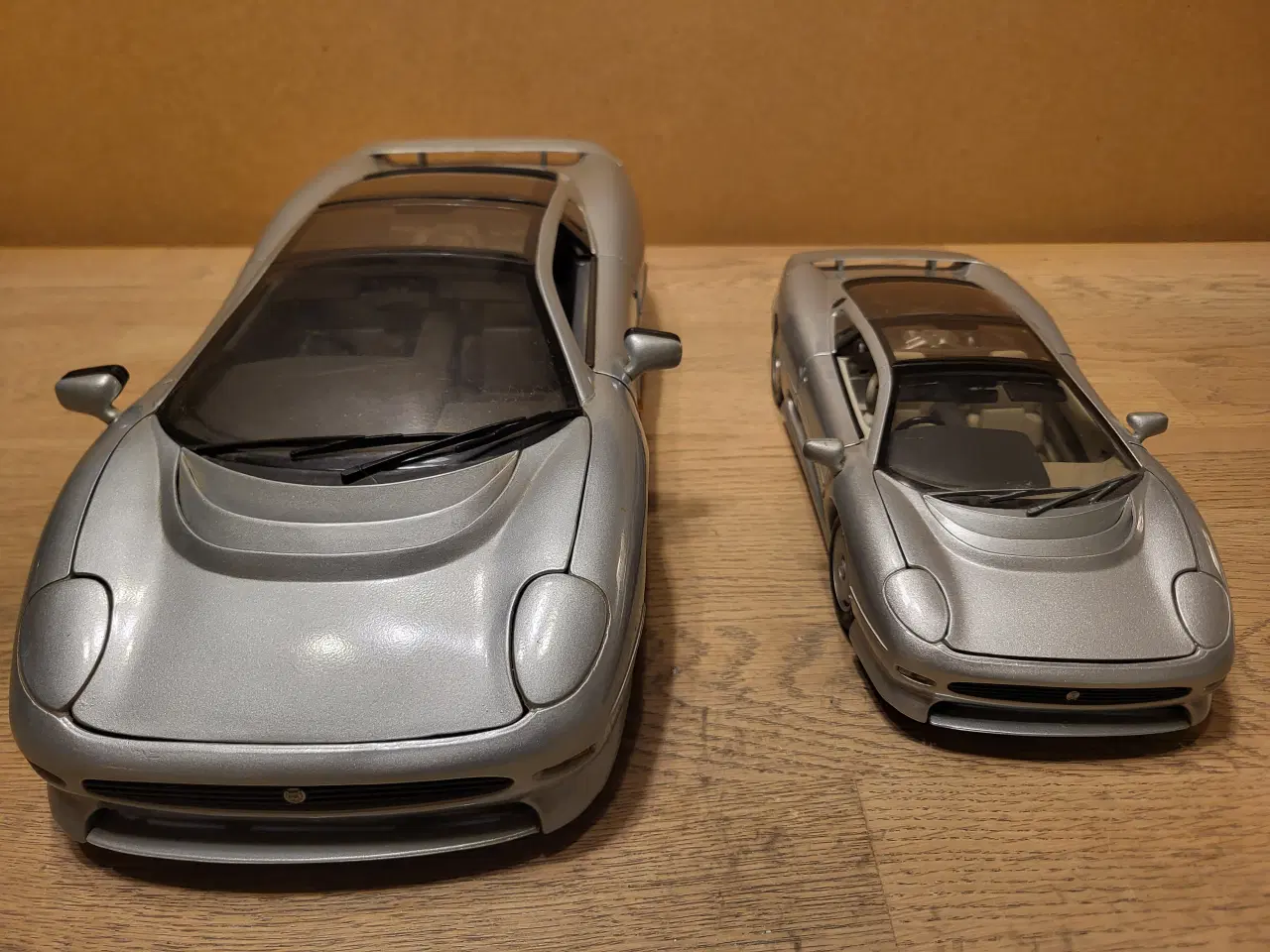 Billede 6 - Modelbiler Jaguar XJ220-1992 (str. 1:12)