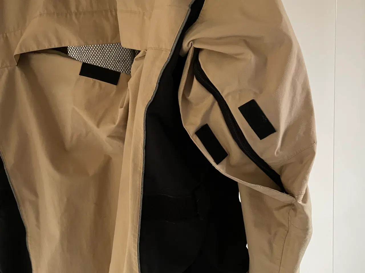 Billede 4 - Jakke med hætte str. M