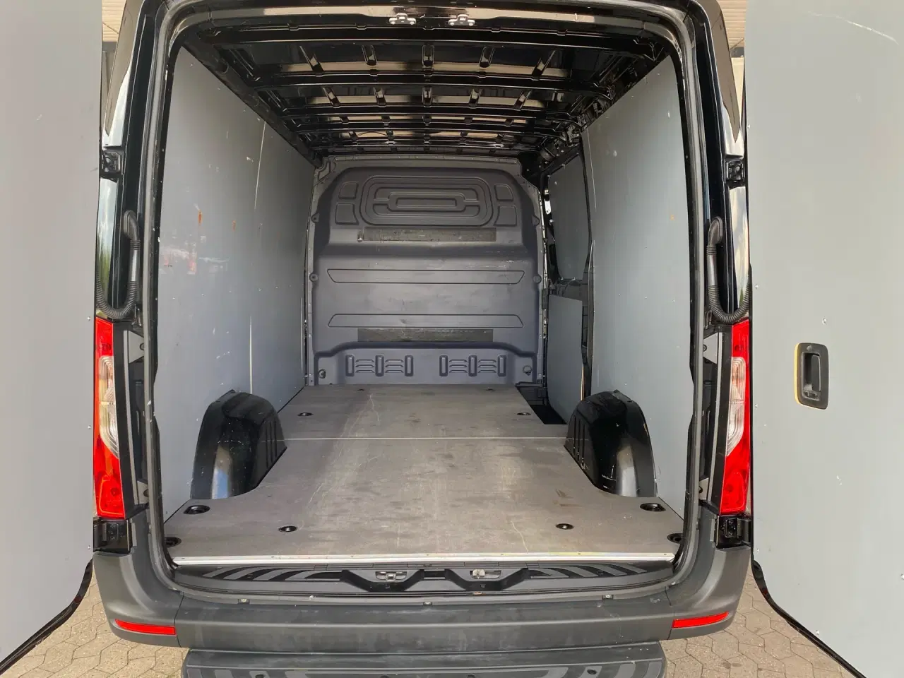 Billede 9 - Mercedes-Benz Sprinter 319 3,0 CDI A2 H2 RWD 7G-Tronic 190HK Van 7g Aut.