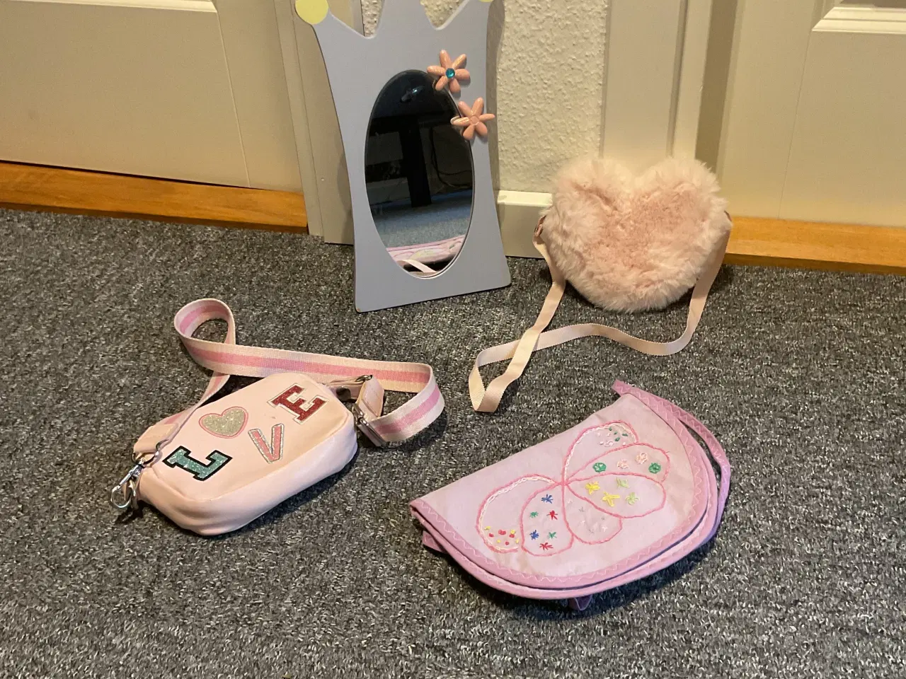 Billede 1 - Kalendergaver til pige.