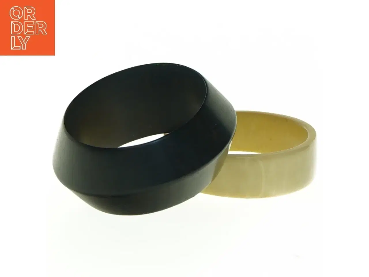 Billede 1 - Armbånd i træ, 2 stk (str. 6,5 cm)