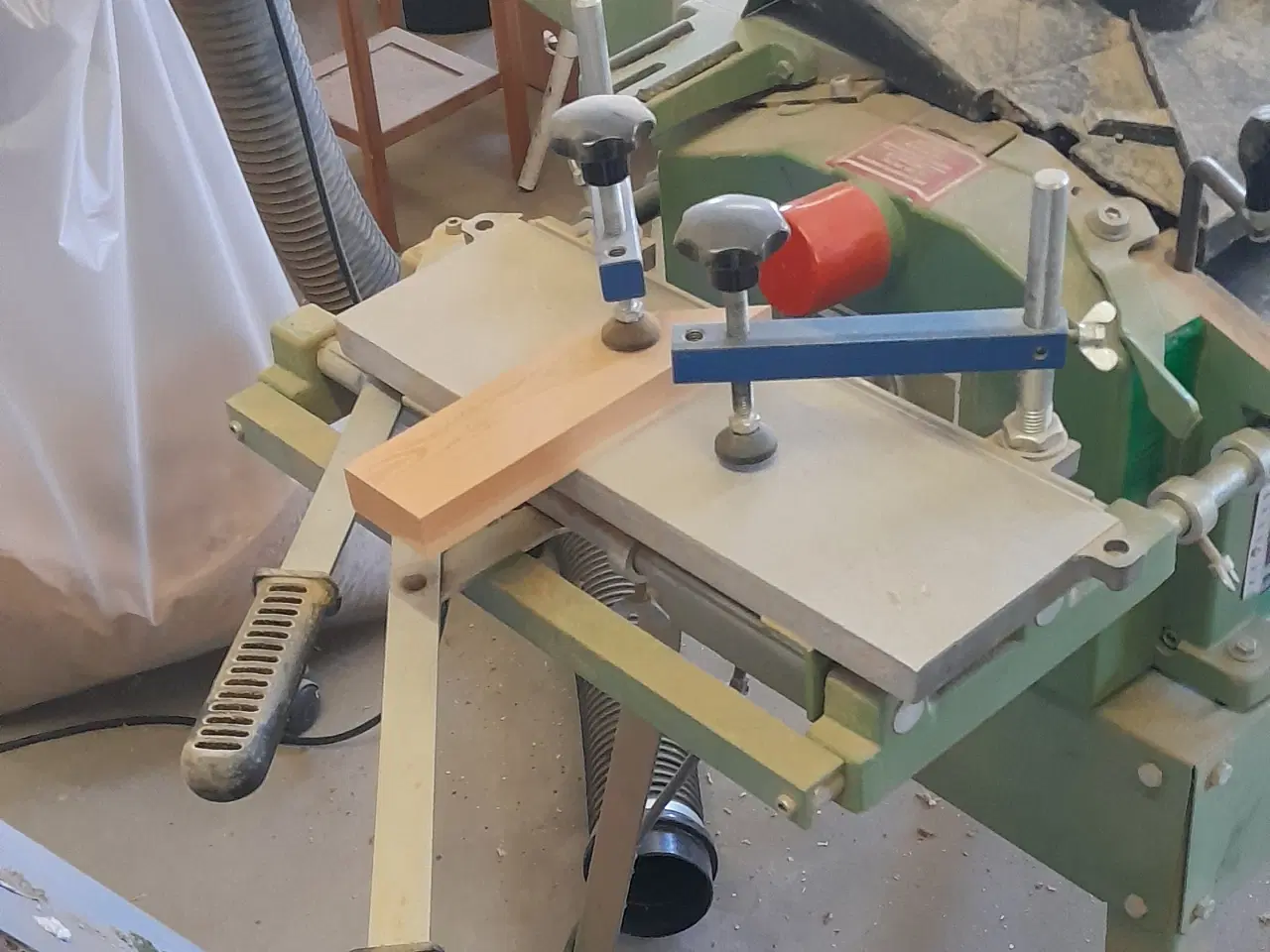 Billede 4 - Tykkelseshøvl med langbor samt spånsuger