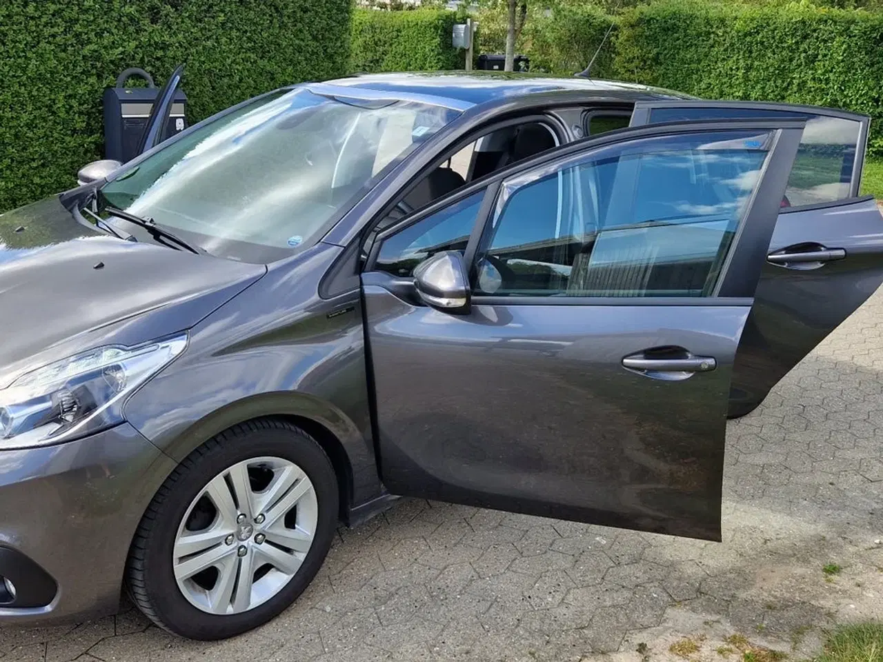 Billede 2 - Peugeot 208 1,5 BlueHDi 100 Signature Sky