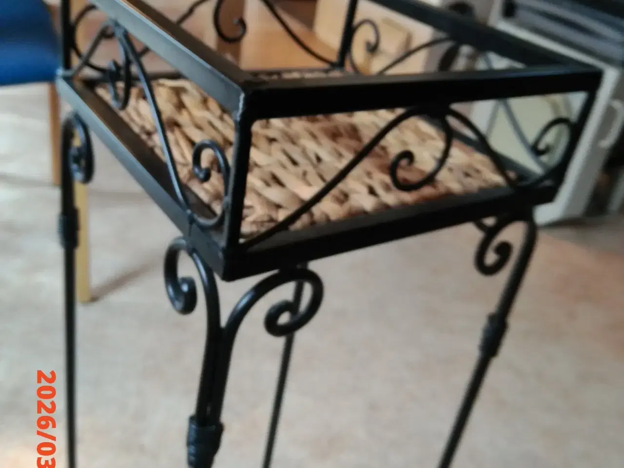 Billede 3 - Blomstebord i metal med sort stel 
