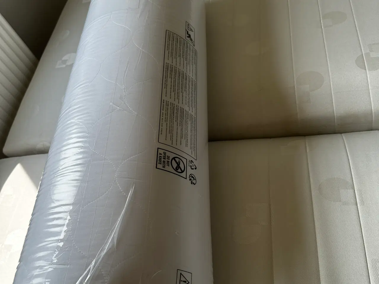 Billede 4 - Dobbeltseng 180x200cm + ny topmadras