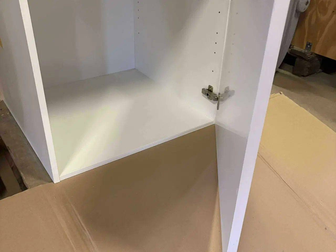 Billede 3 - Svane gulvskab