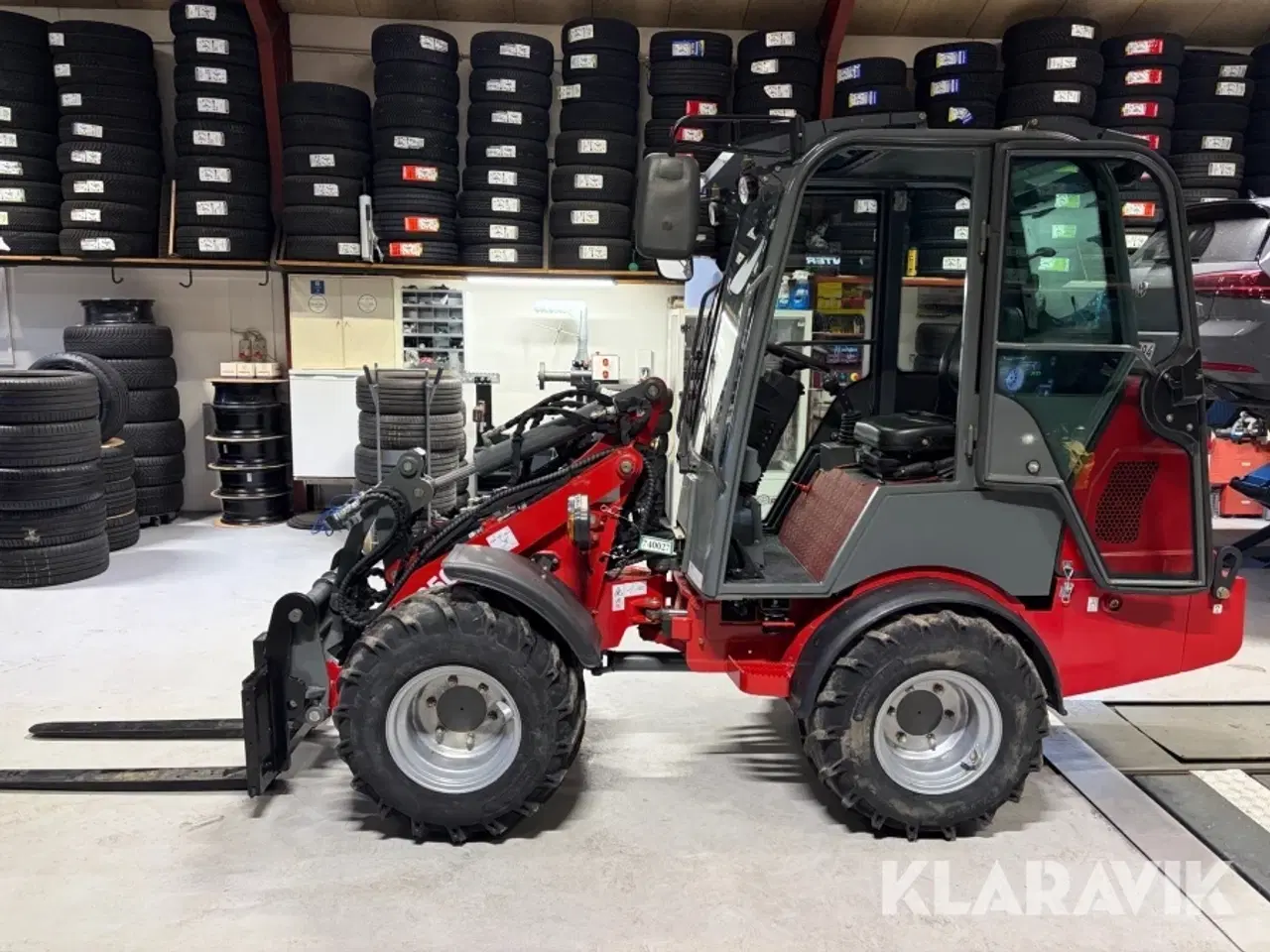 Billede 2 - Minilæsser Bernards W1650C med skovl og gafler