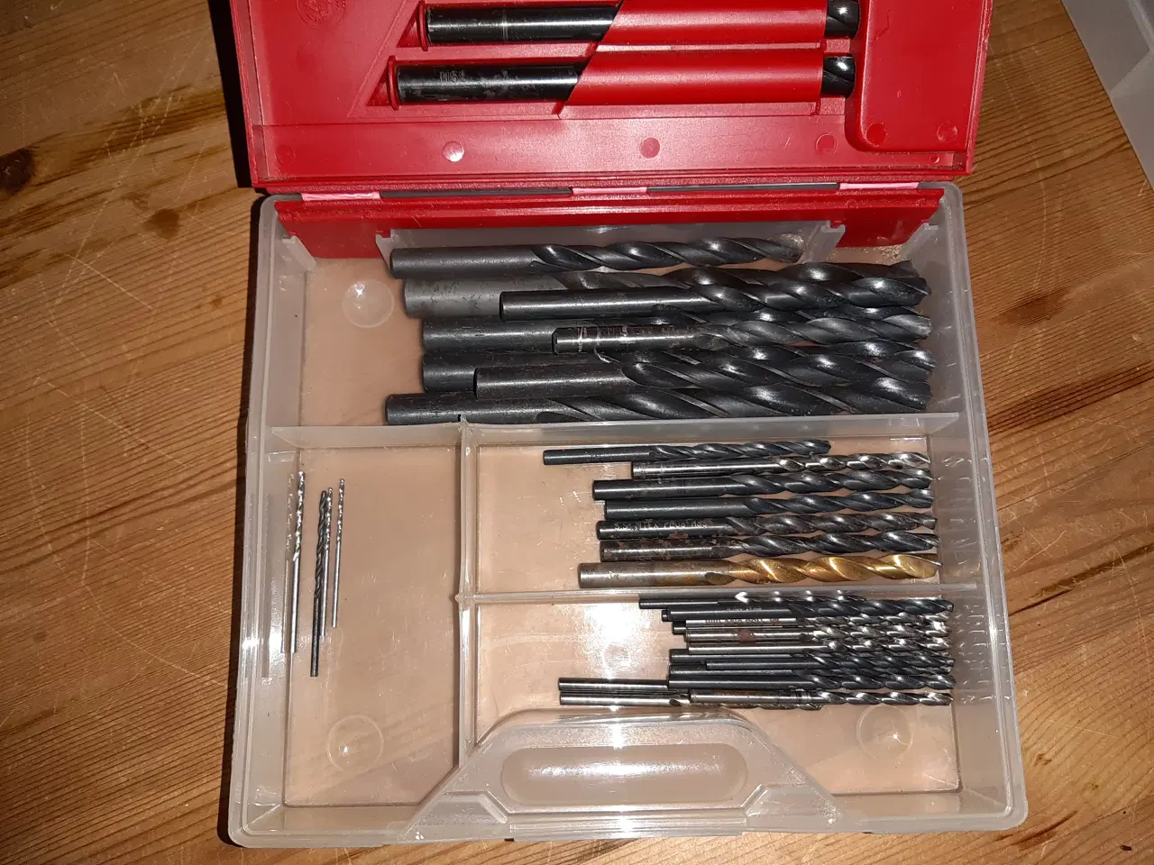 Billede 4 - Værktøj og værktøjskasse m hjul, brugt få gange.