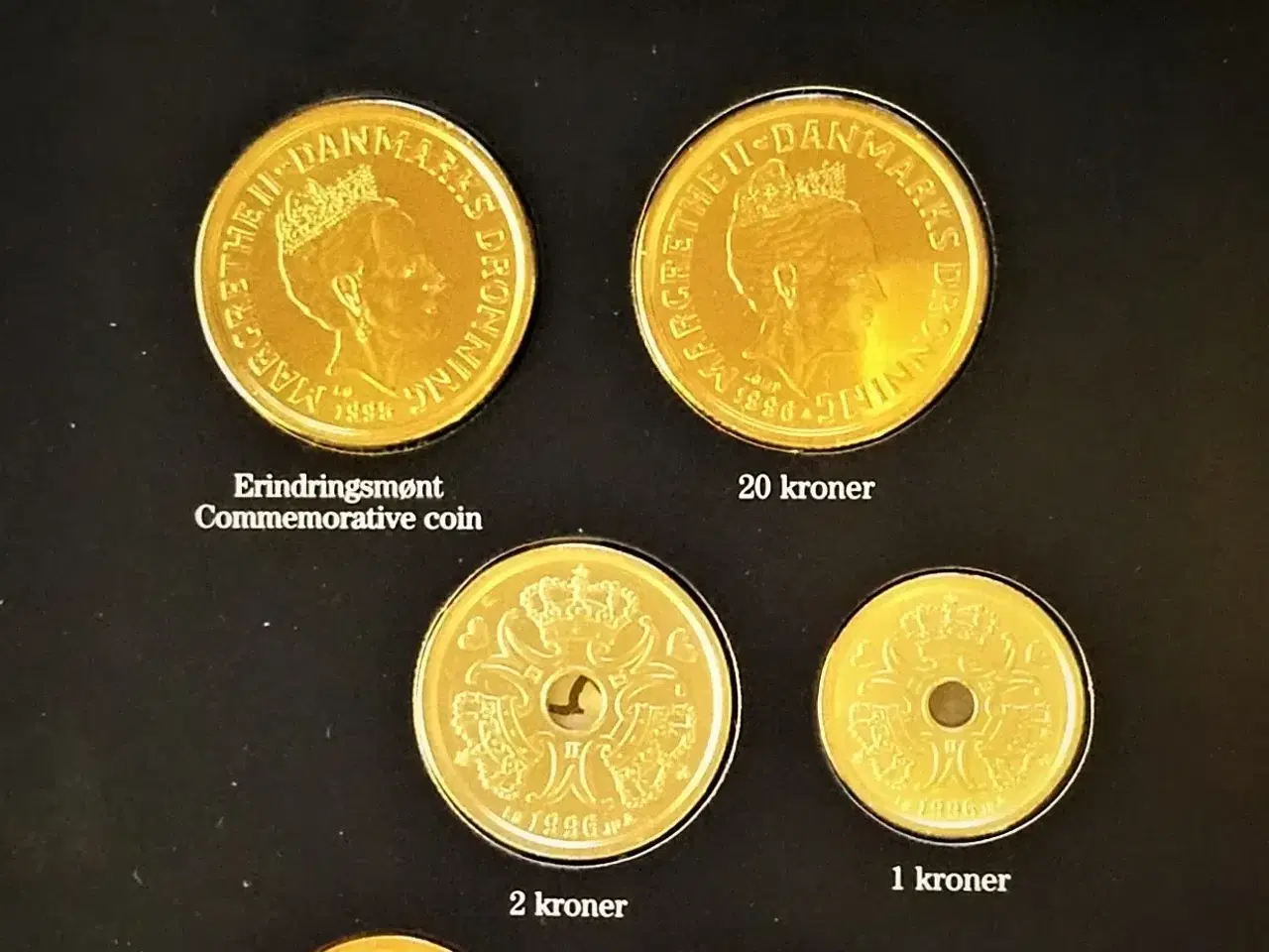 Billede 2 - DET KGL MØNTSÆT 1996 med 20 kr krone 1995 Joachims