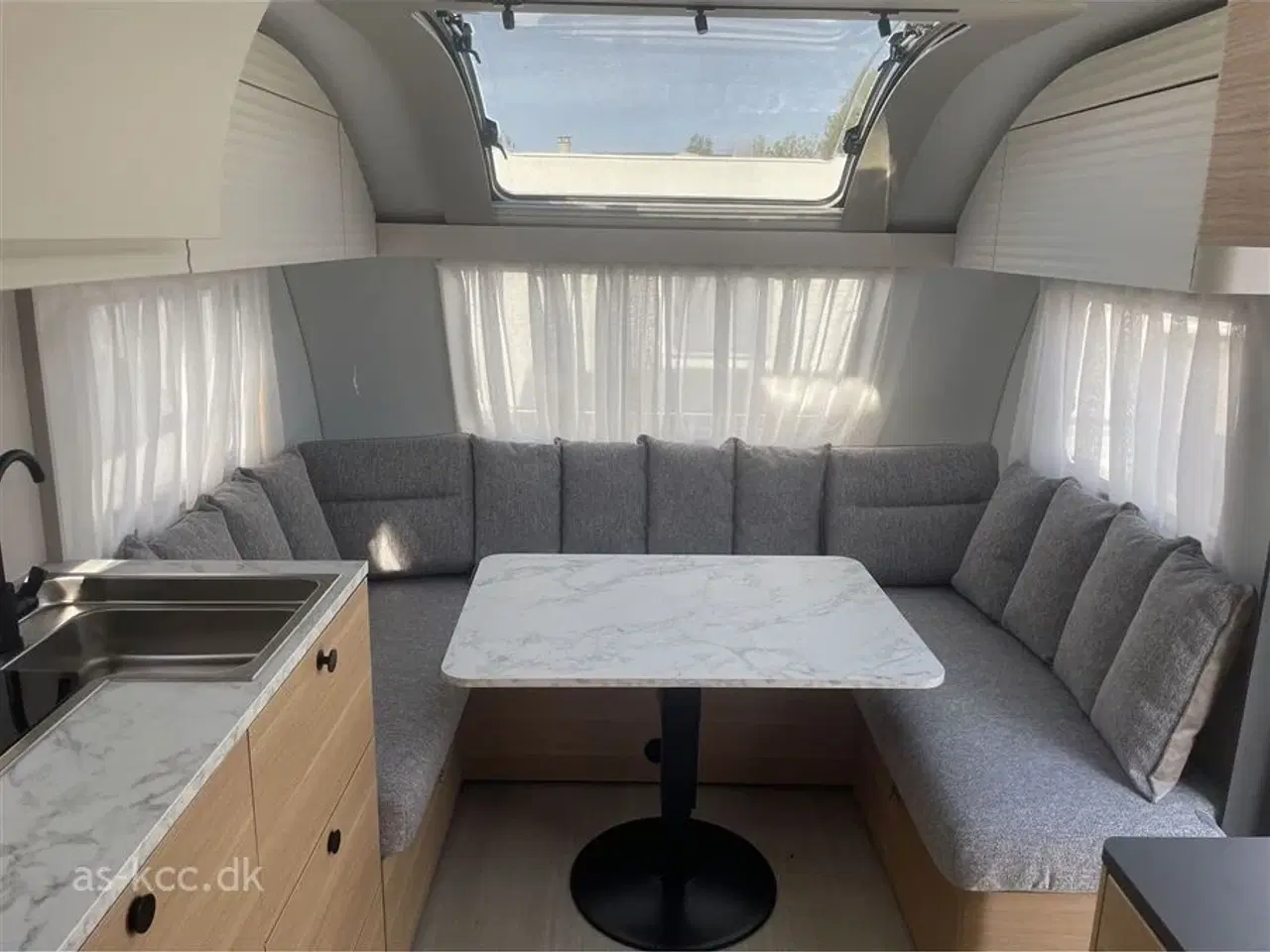Billede 4 - 2026 - Adria Adora 613 UT Adria Adora 613 UT årg. 2026 4 sovepladser, 5 siddepladser.