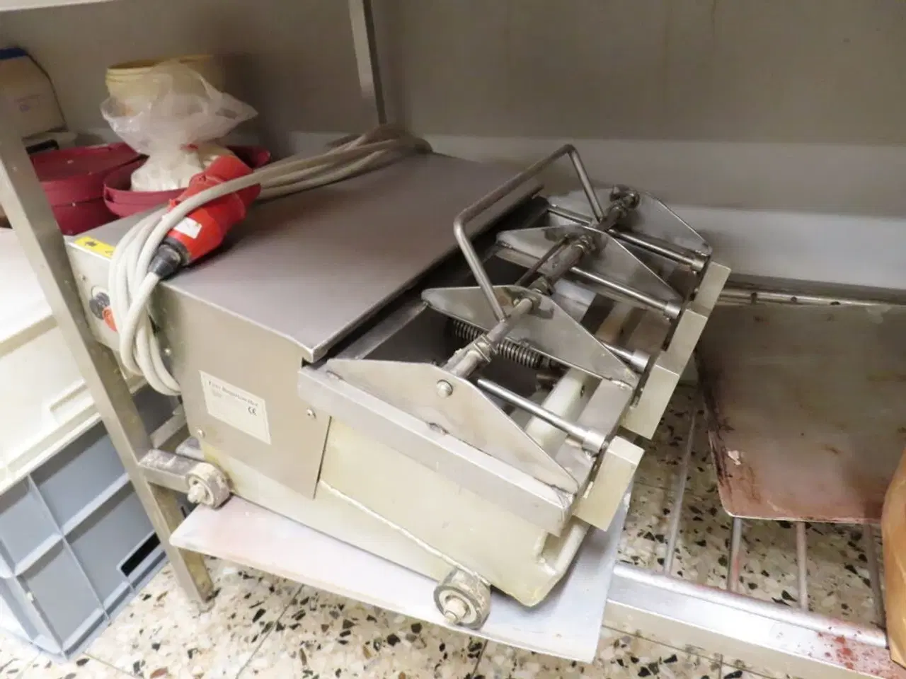 Billede 12 - Arbejdsbord med indhold