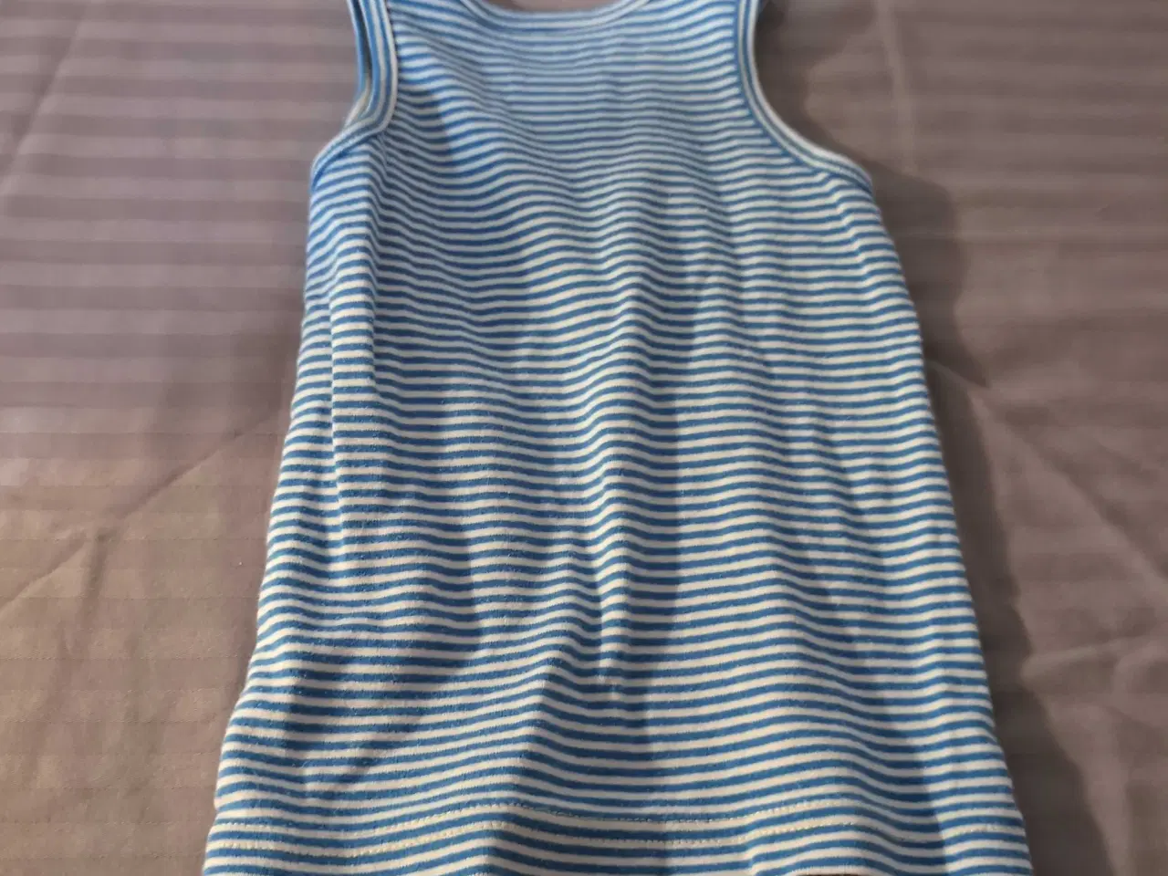 Billede 2 - Entry blå/hvid top, størrelse 86/92