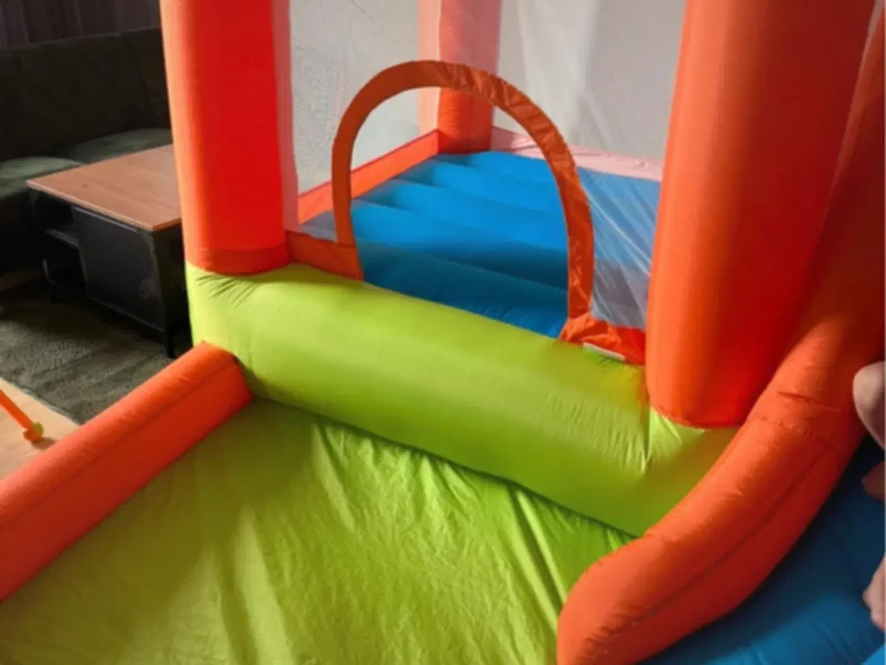 Billede 3 - Hoppeborg fremstår som ny