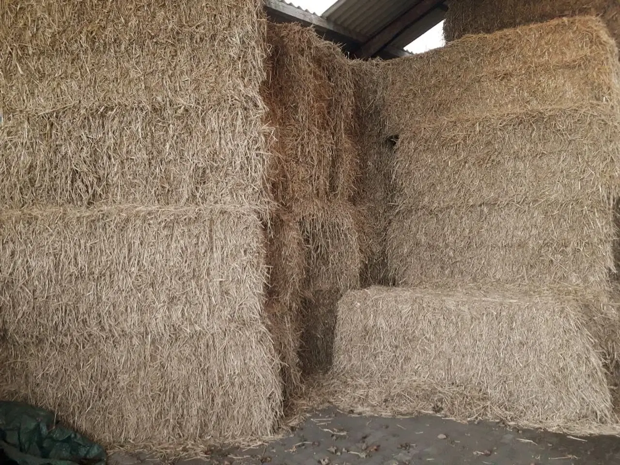 Billede 1 - Hvedehalm i minibig 80x90x230