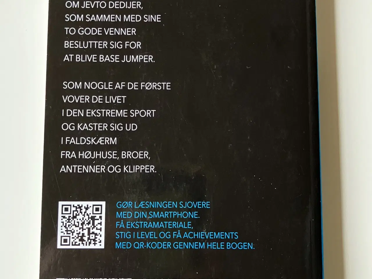 Billede 2 - Base jumper. Af Jevto Dedijer