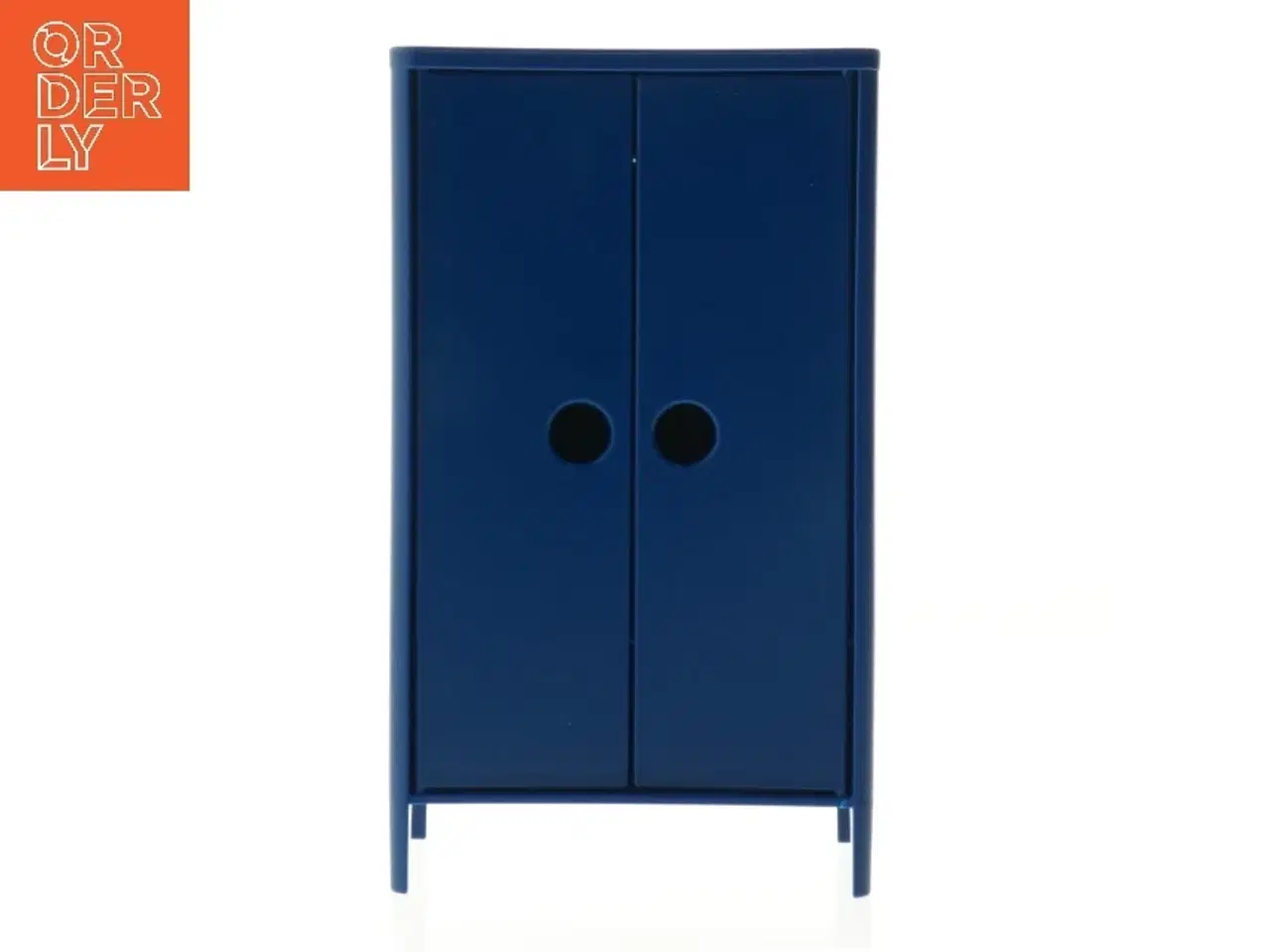 Billede 3 - Møbelsæt: Stol, skab og reol fra Barbie (str. Skab. 18 x 10,5 cm. reol. 19 x 10,5 cm. stol. 12 cm)