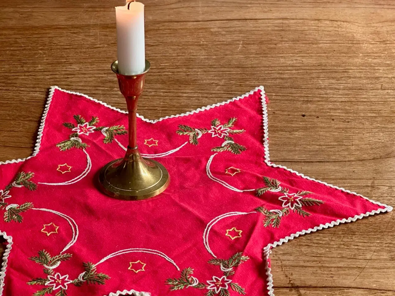 Billede 1 - Lysedug, rød stjerne, Ø44 cm