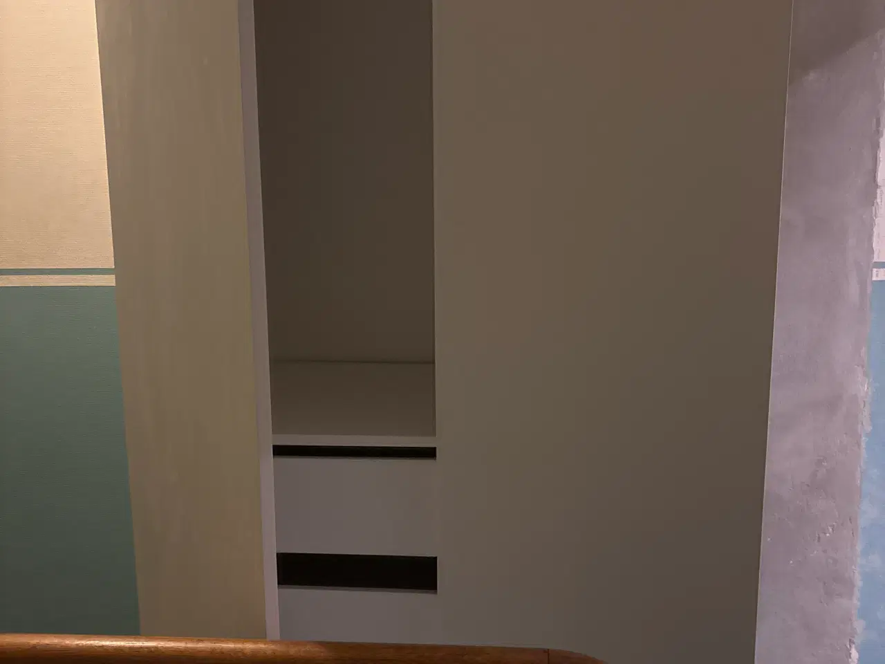 Billede 3 - Garderobe skab i hvid fra ikea brugt meget lidt