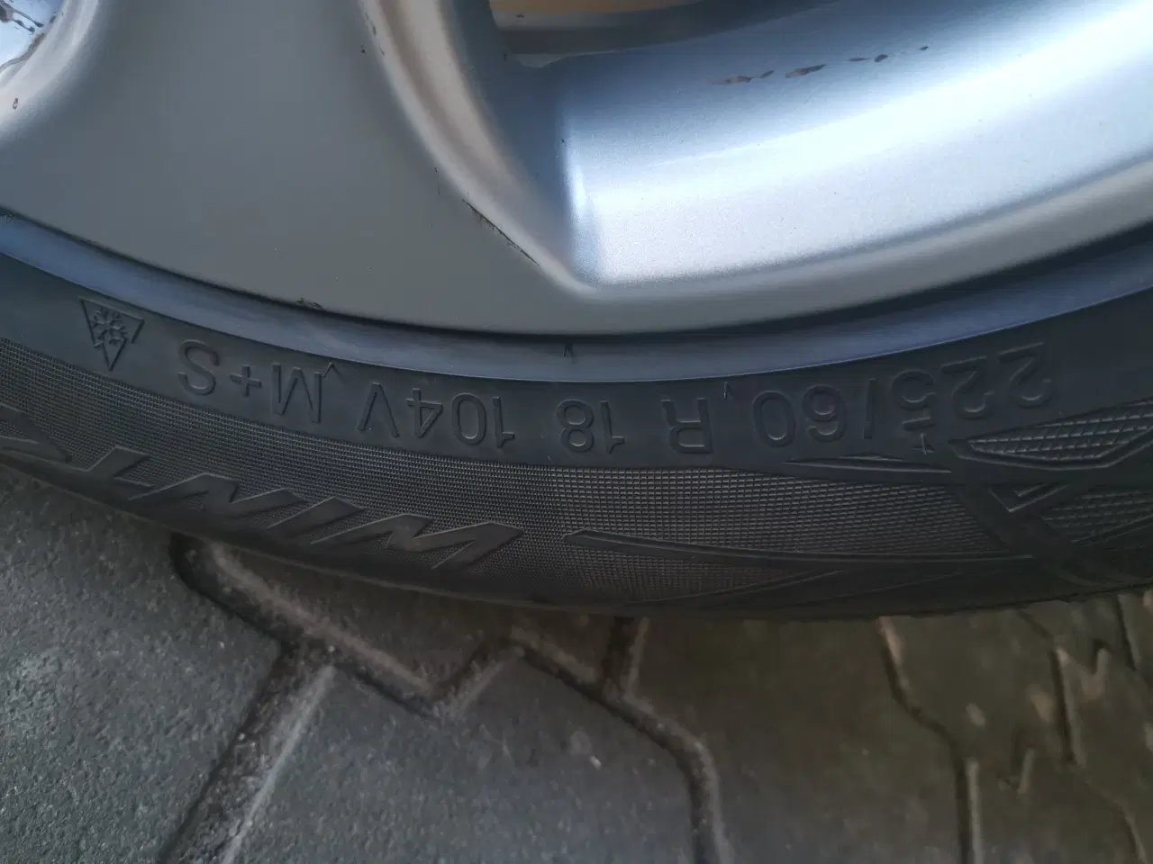 Billede 4 - Vinterdæk med fælge mercedes 