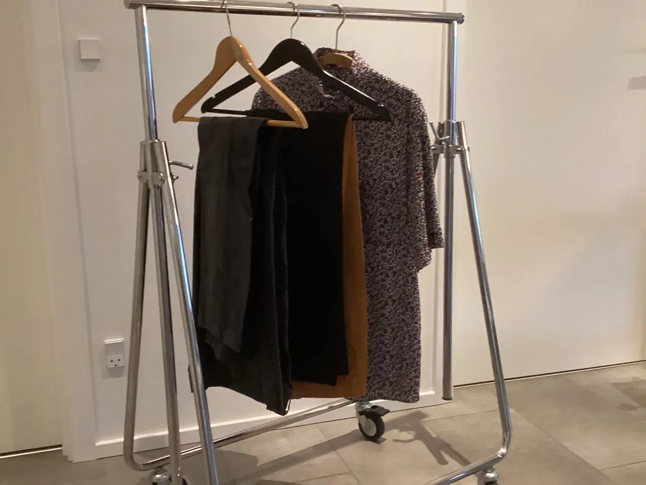 Billede 5 - Tøjstativ sammenklappelig af stål