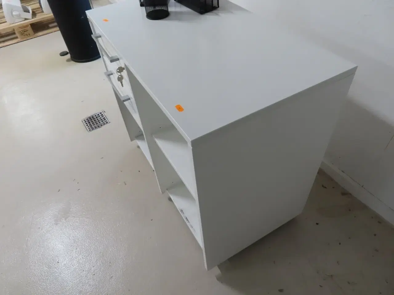 Billede 2 - Kommode - DENCON inkl. Nøgle