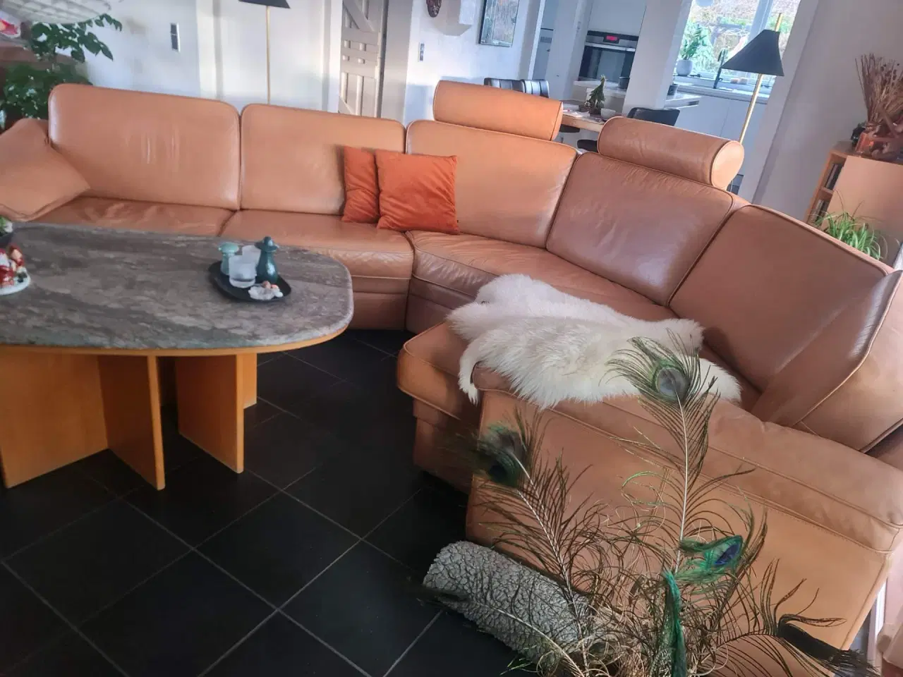 Billede 3 - Hjørnesofa i skind (gratis) 