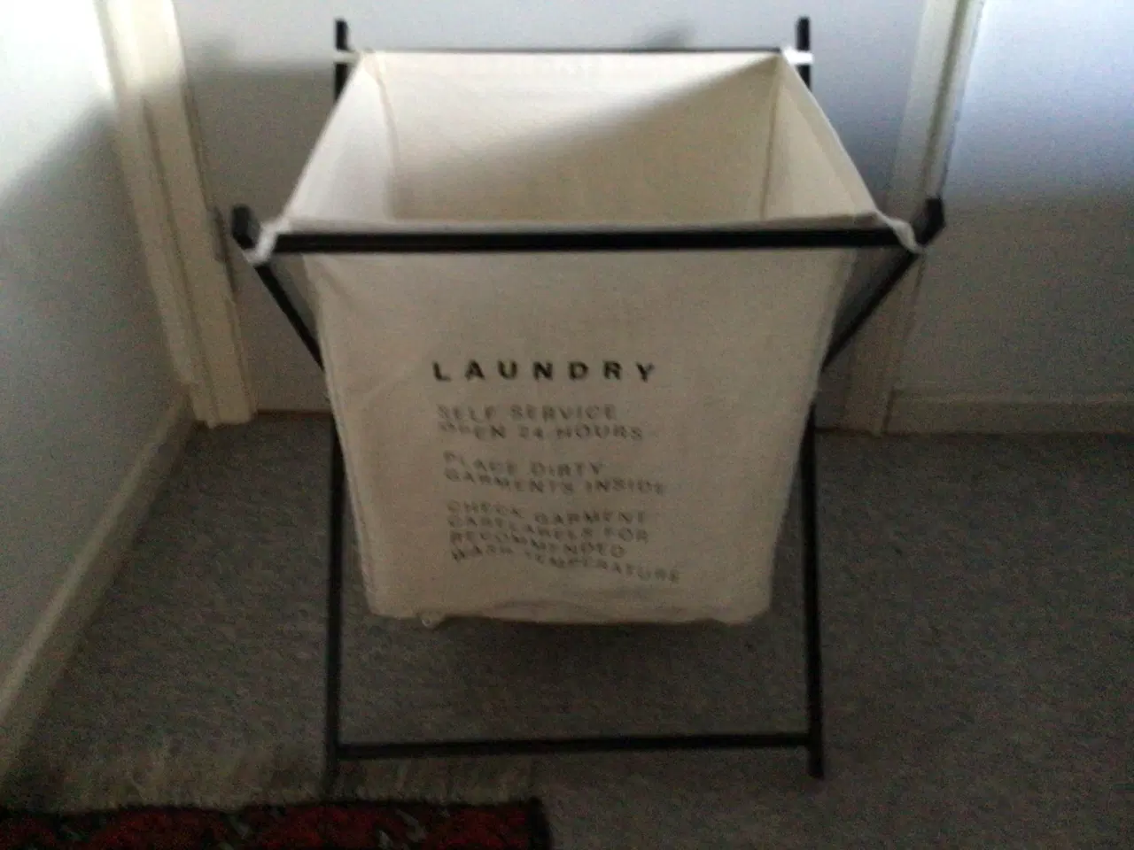 Billede 1 - Vasketøjskurv