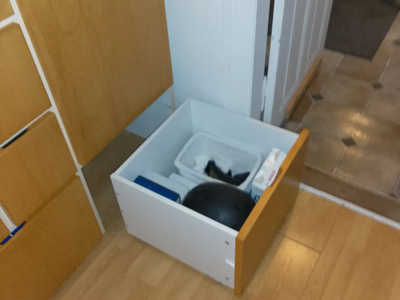 Billede 6 - Flot og praktisk garderobeskab sælges billigt