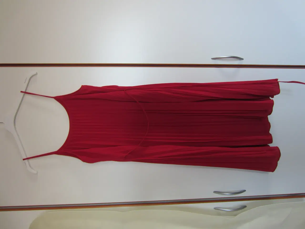 Billede 6 - Flot rød kjole i str. 38