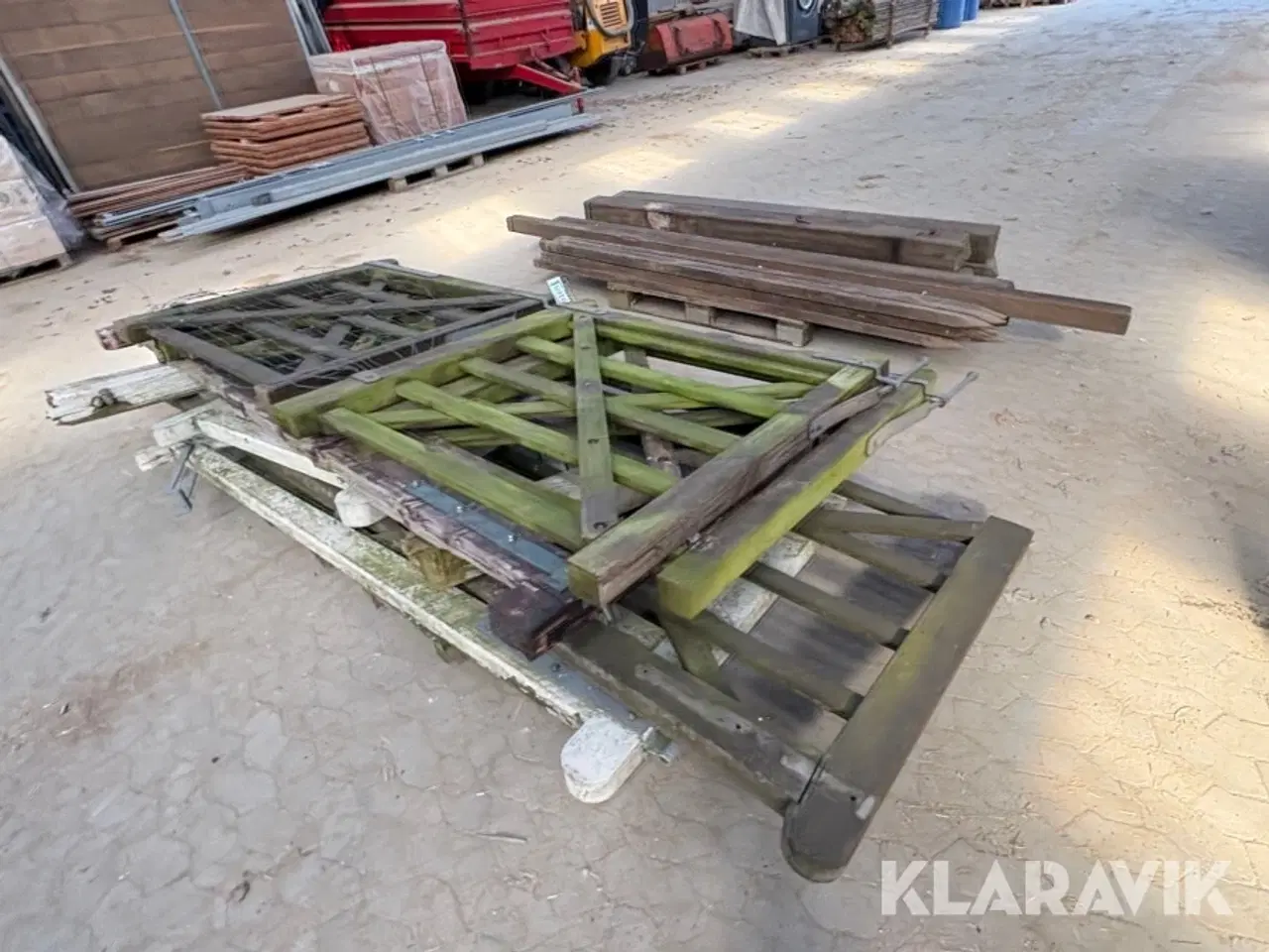 Billede 3 - Stolper og hegnslåger assorteret