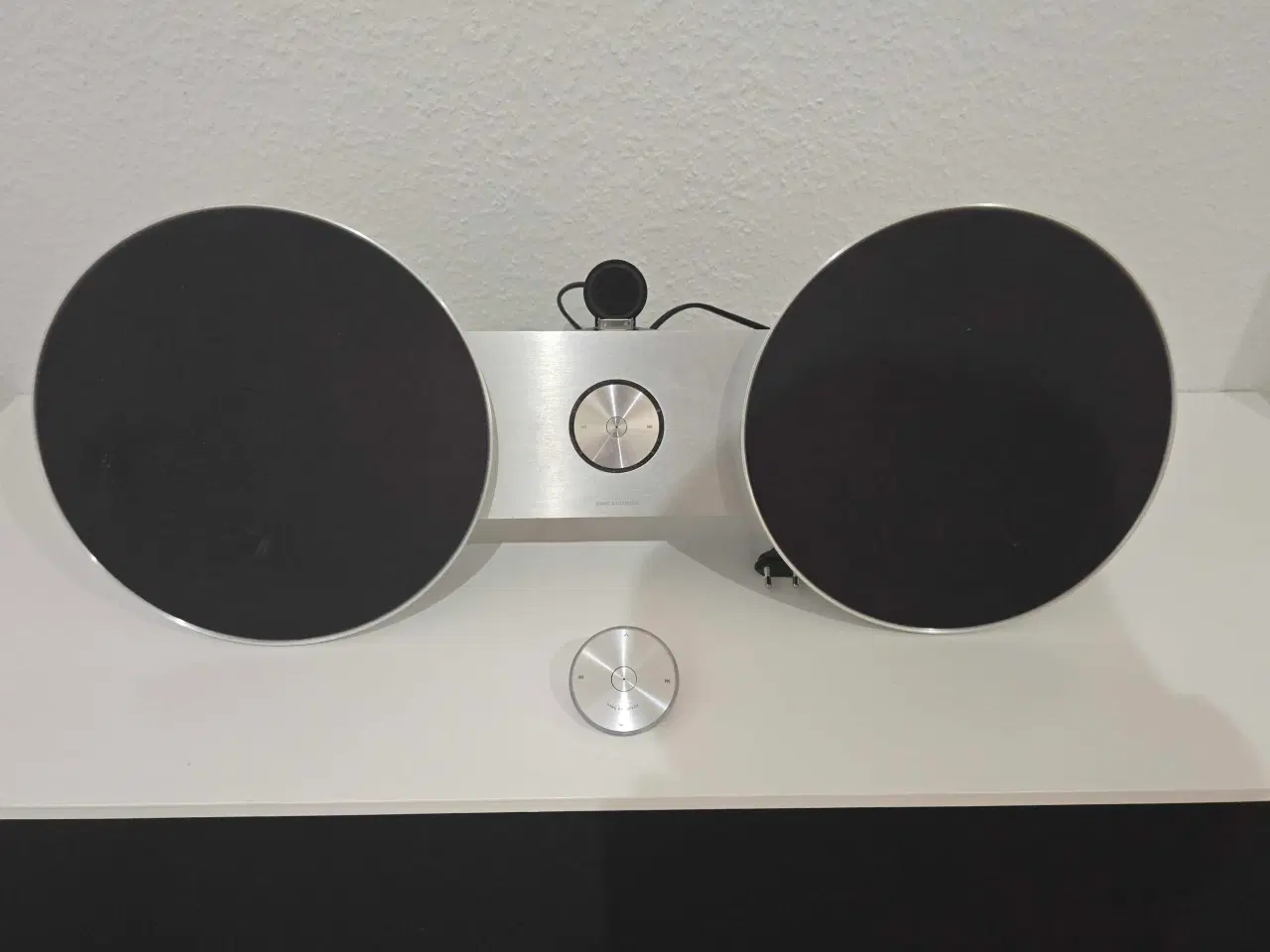 Billede 2 - Lækker Bang og Olufsen A8 Beoplay højtaler med fje