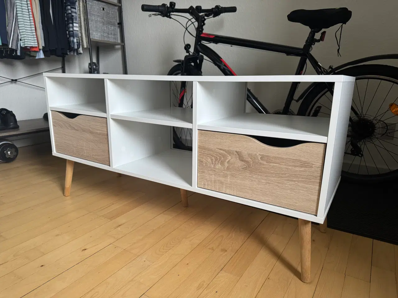 Billede 2 - Tvbord Delta