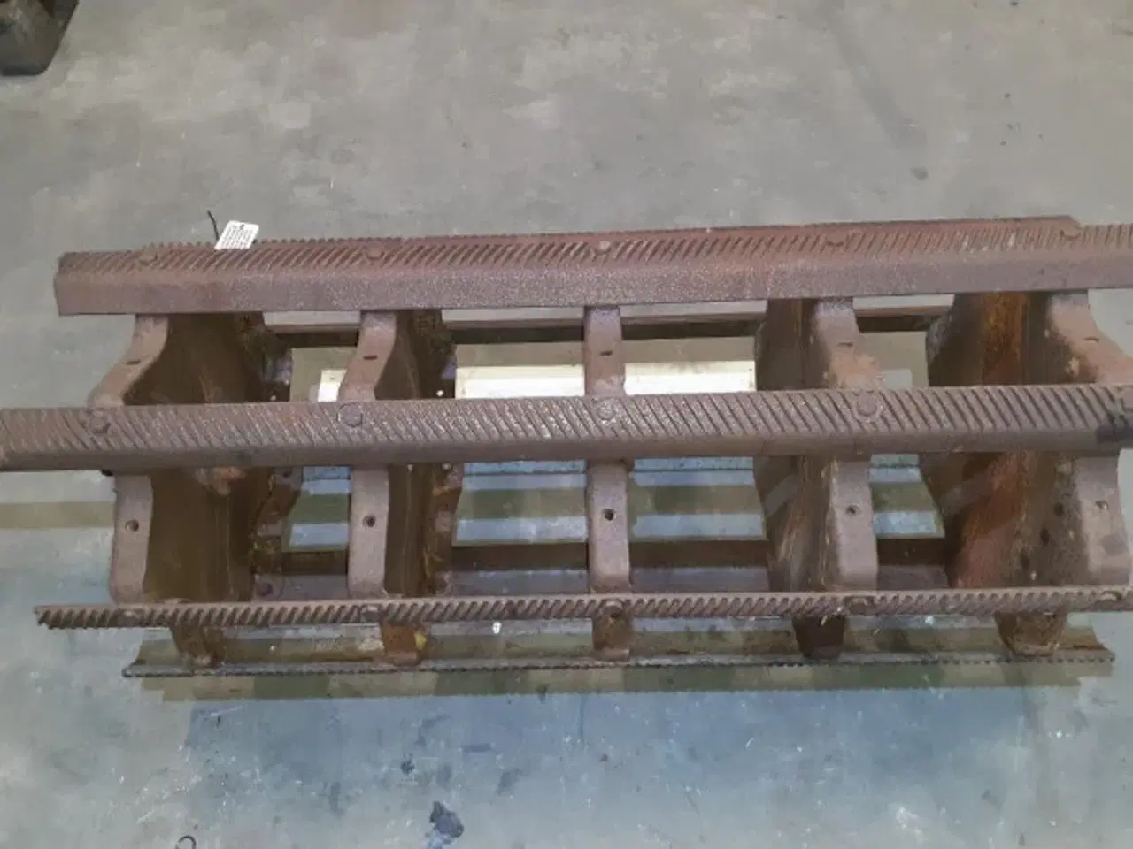 Billede 13 - New Holland 8055 Tærskecylinder