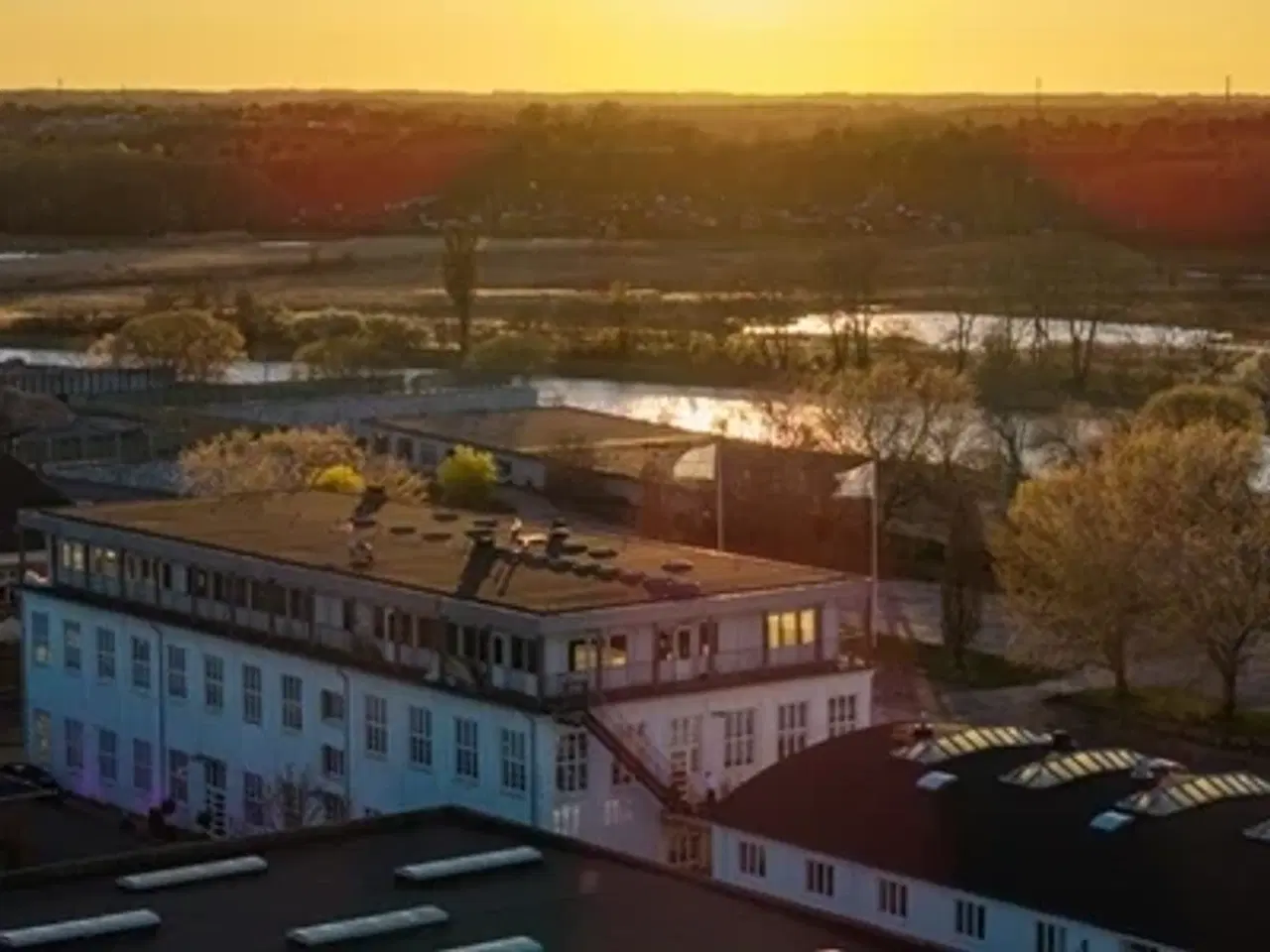 Billede 1 - Lyst kontor i Odense C – historisk område og gratis parkering