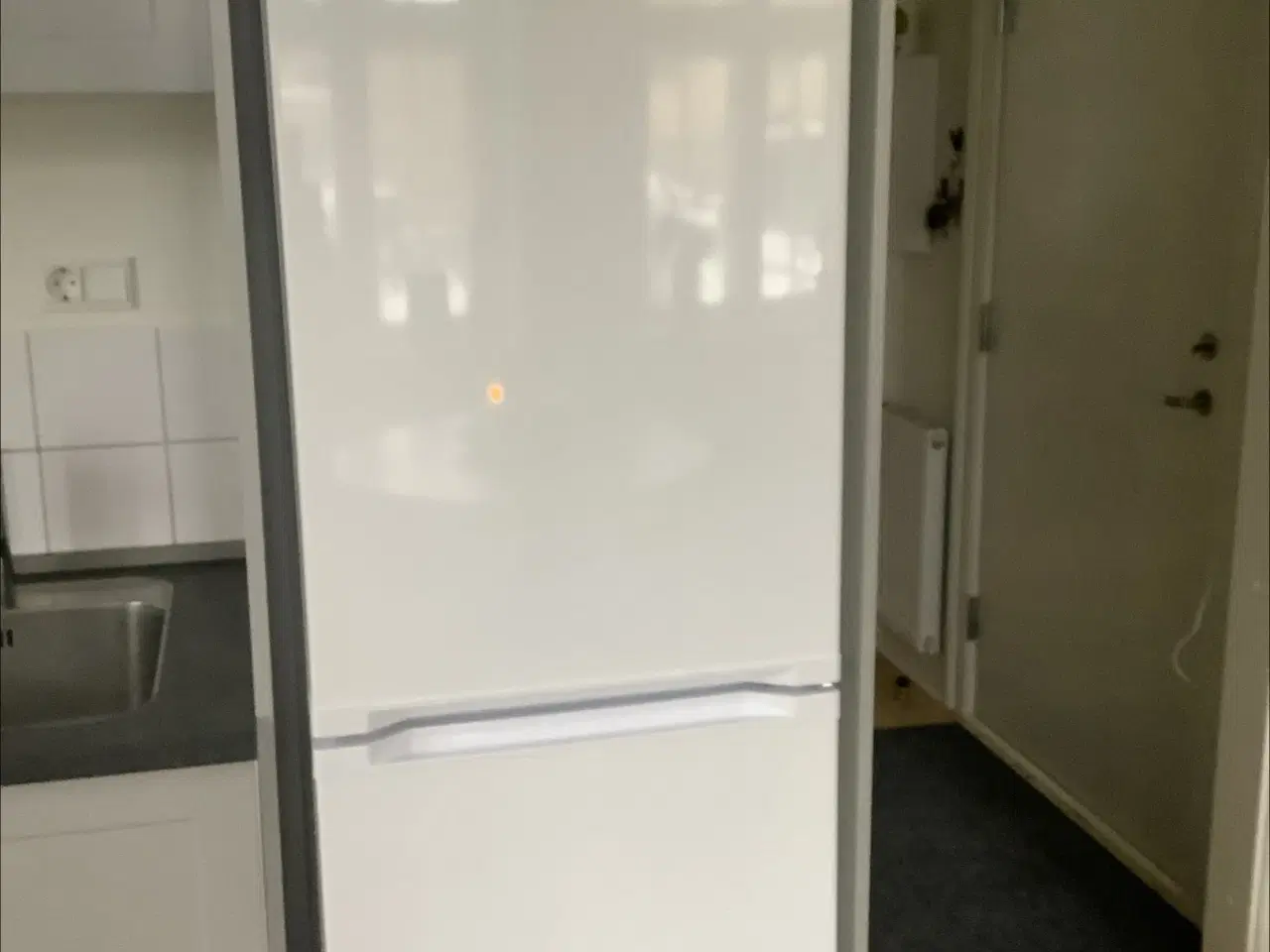 Billede 1 - Senz kølefryseskab, kun 10 mdr gammelt.