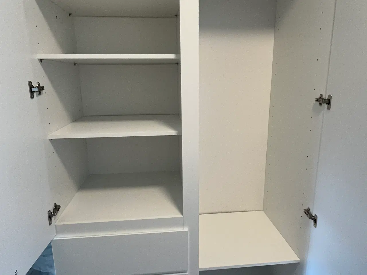 Billede 2 - Klædeskab fra Limfjorden 