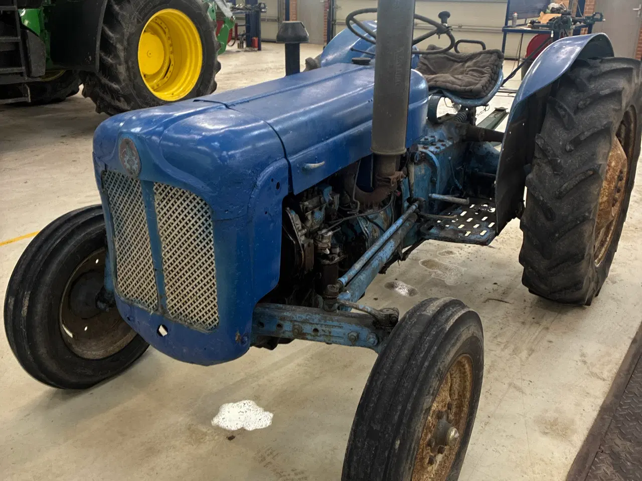 Billede 2 - Ford Dexta med lidt utætheder 